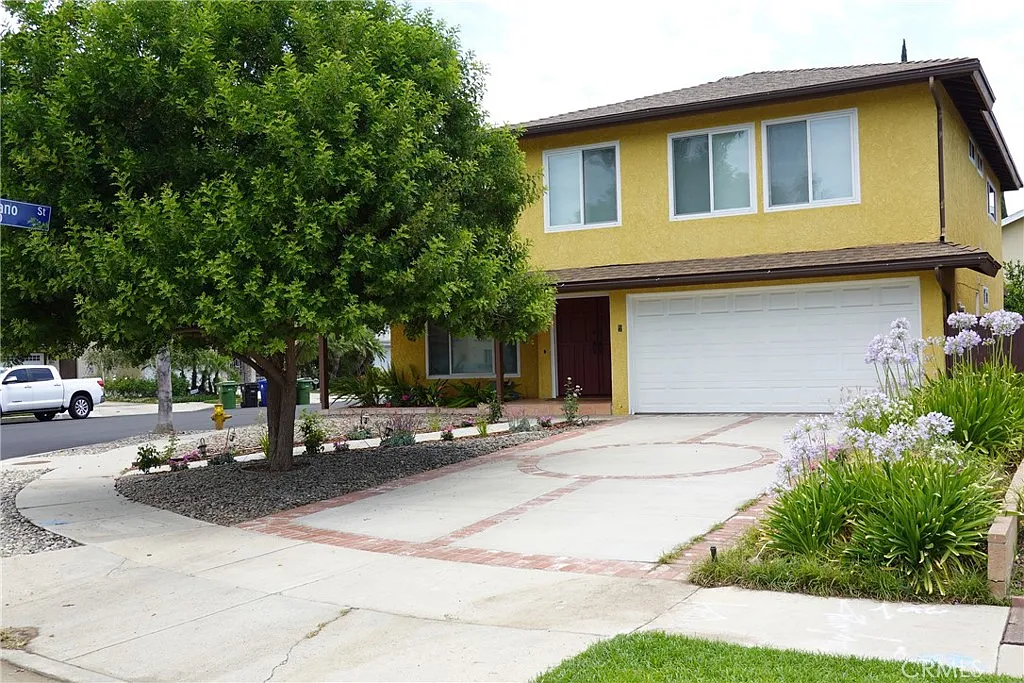 3 bed, 2.5 bath, 2057 sqft, $4,995 — Photo 1