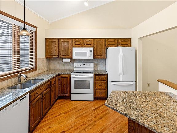 3rd image of 417 95th Ln NW