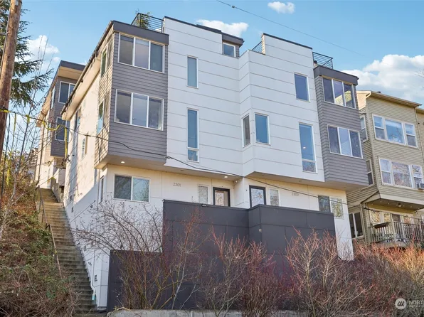 2303 W Lynn Street, Seattle, WA 98199