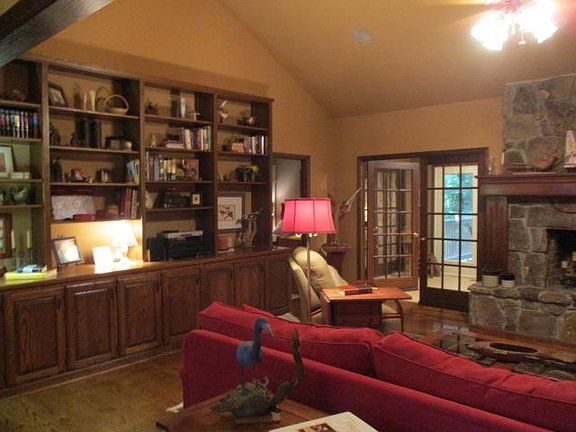 4th image of 904 Indian Mound Dr