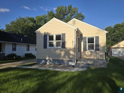 711 S Lake Ave, Sioux Falls, SD, 57104
