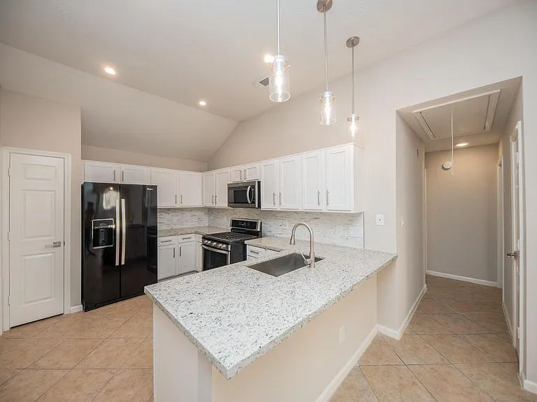 121 Coffee Ln — Photo 11