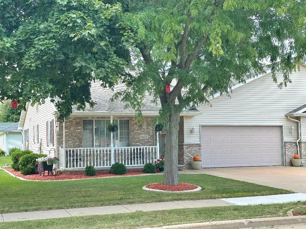 1633 Orchard Dr #B, Kaukauna, WI 54130