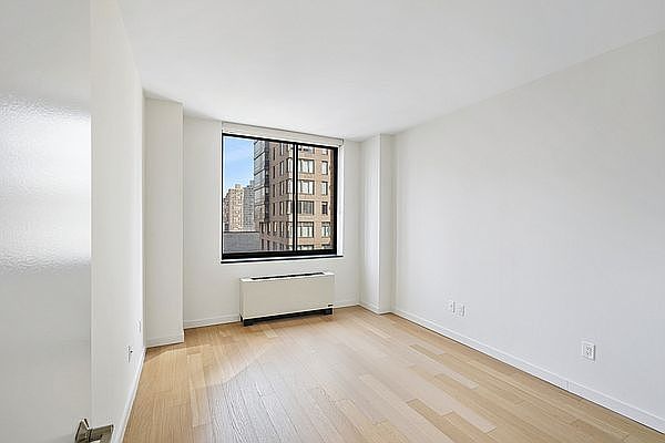 1st image of 1 Columbus Pl APT N5n