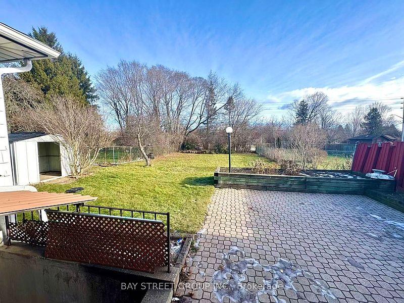 Ajax House for rent - 5 Bedrooms — photo 20