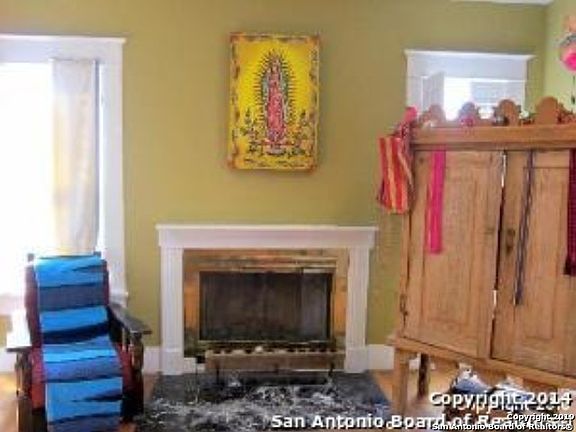 2nd image of 479 E Magnolia Ave