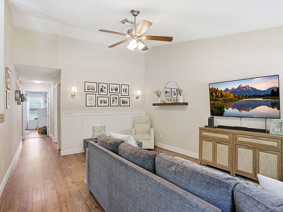 5th image of 1392 Thornridge Lane