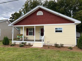 108 2nd St, Erwin, NC 28339