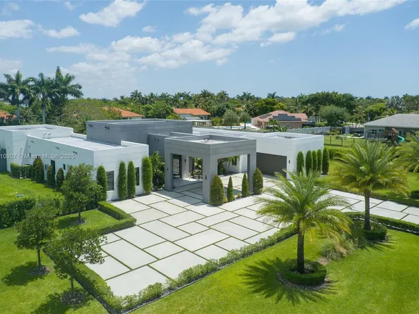 13221 SW 220th St, Miami, FL 33170