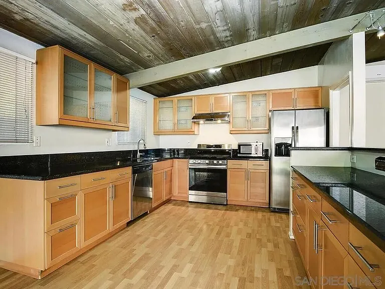 5442 Baja Dr — Photo 2