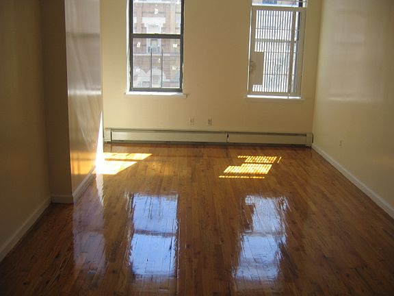 2nd image of 510 Madison St #2