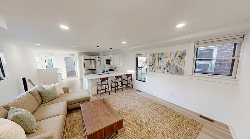 5 bed, 3.0 bath, 1230 sqft, $5,875 — Photo 3