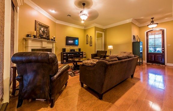 5th image of 105 Crestmont Blvd