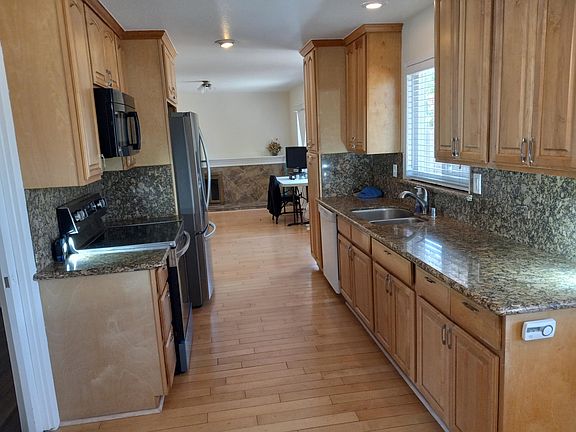 2nd image of 10575 Glenview Ave