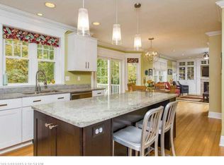 37 Hickory Dr, Auburn, ME 04210