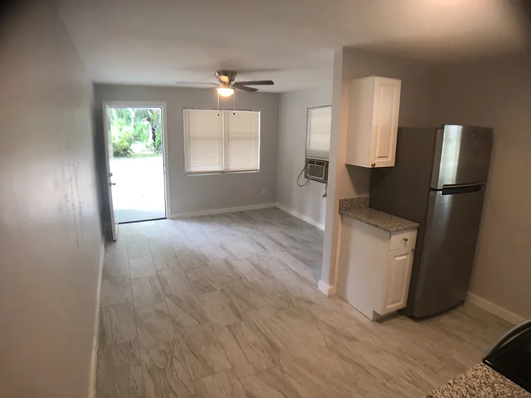 323 & 325 N Caroline St — Photo 5