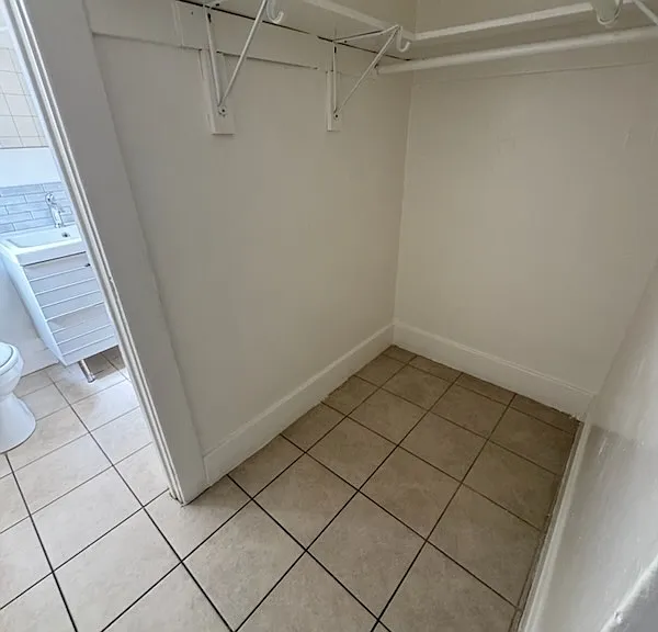 324 E Esther St #7A — Photo 5