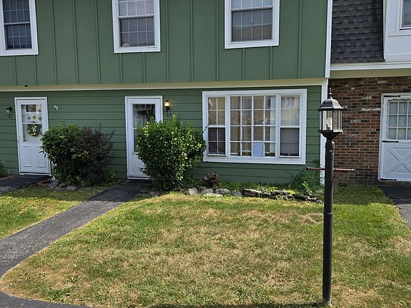 2nd image of 20 Sunnybrook Cir