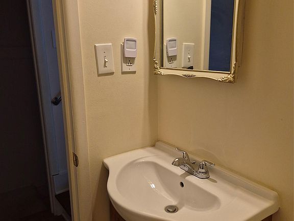 4th image of 3498 W Walton Blvd