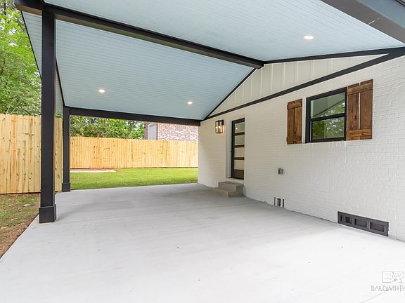 3rd image of 502 Horton Ln