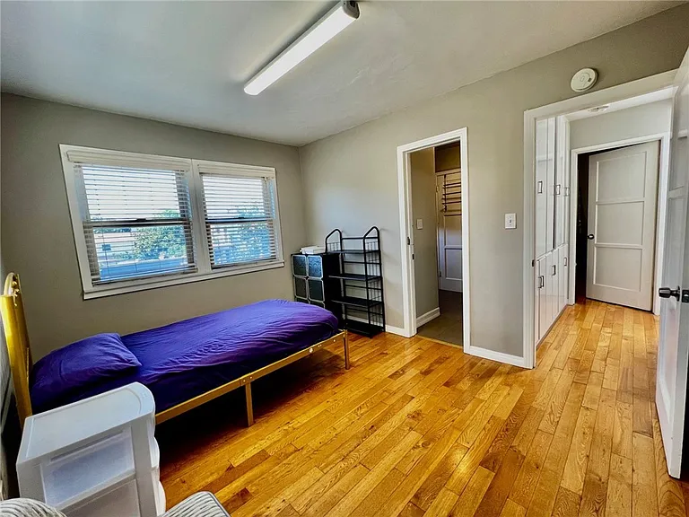 913 W 21st — Photo 27