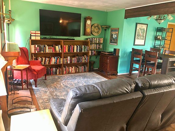 Open concept - living room into dining