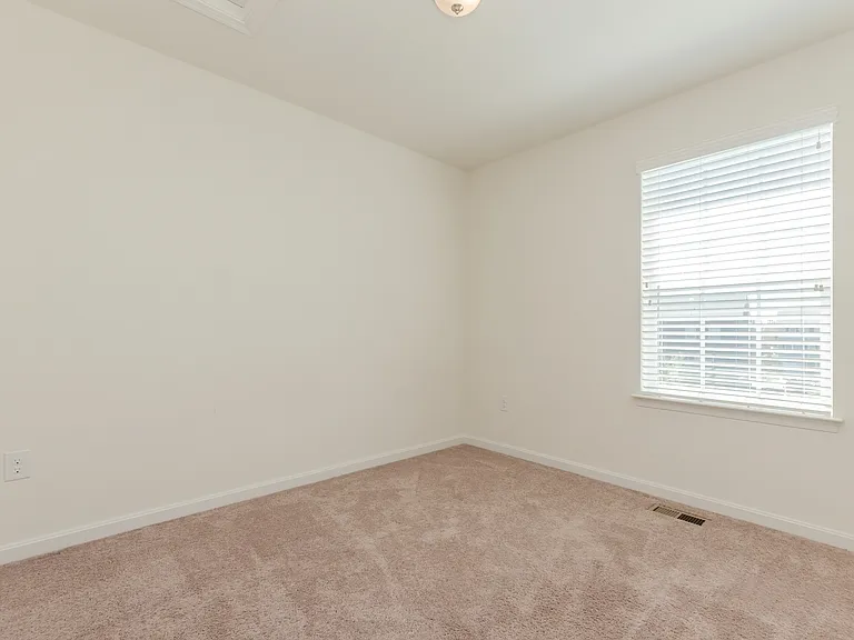 172 Drexel Ct — Photo 24