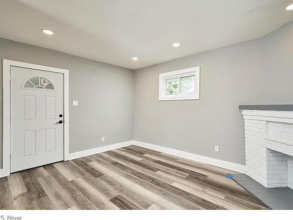 4th image of 98 E Archwood Ave