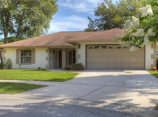 28327 International Ct, Zephyrhills, FL 33543
