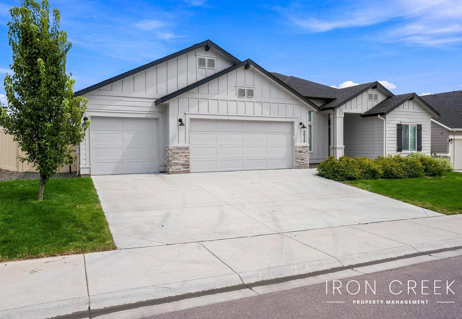 4 bed, 2359 sqft, $2,800 — Photo 2