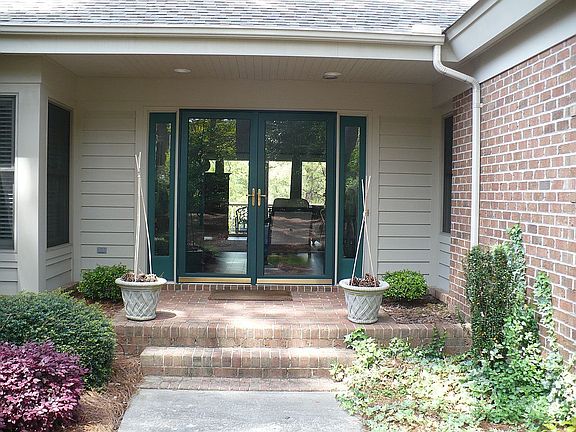 3rd image of 56 Highland View Dr