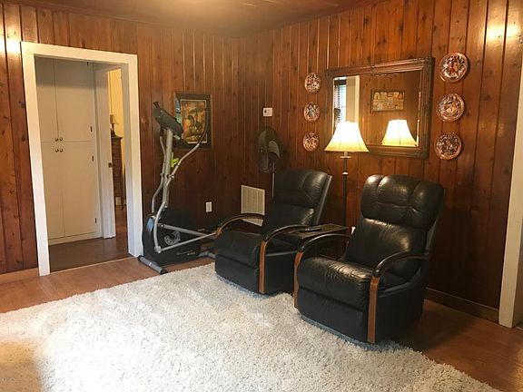 4th image of 3229 NE 16th Ct