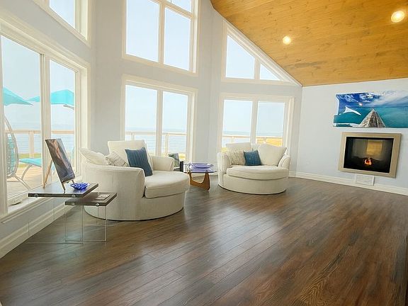 3rd image of 253 Shore Rd