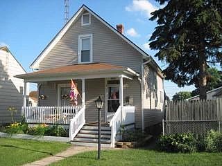 1st image of 1023 W Church St