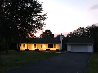 517 Hickory Cir, Somonauk, IL 60552