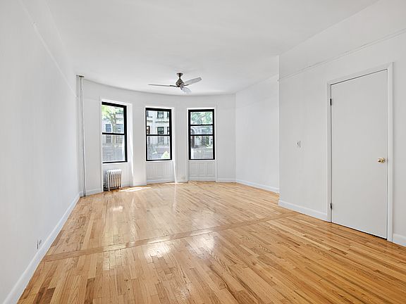 3rd image of 567 8th St #1R