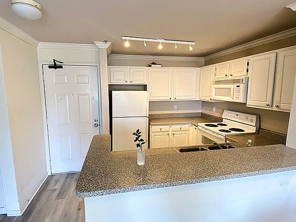 2nd image of 8889 Caminito Plaza Centro #7434