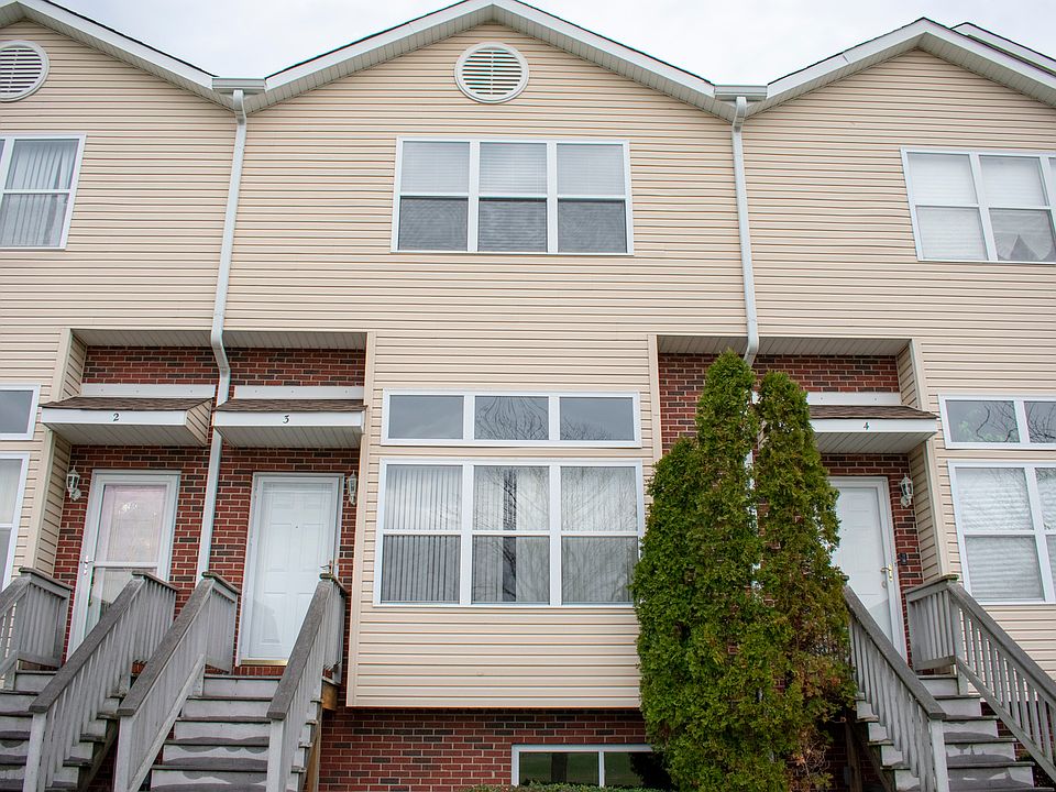 1st image of 12425 Meadow Ln #3