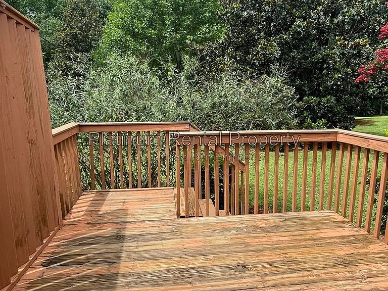 144 Pointe Cir — Photo 35