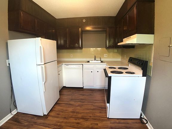 5th image of 2727 Arbor Pl #B-9