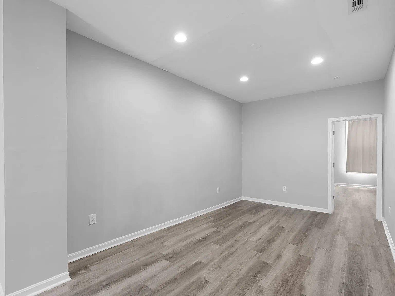 1 bed, 808 sqft, $1,425 — Photo 3