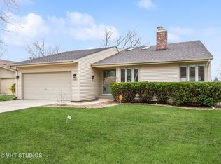 2010 Carriage Hill Rd, Lisle, IL 60532