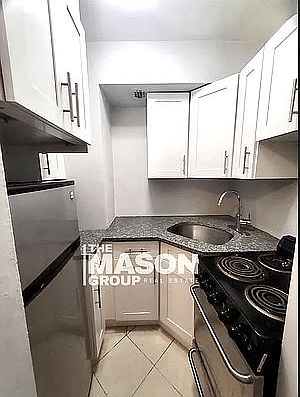 2nd image of 432 E 88th St APT 600
