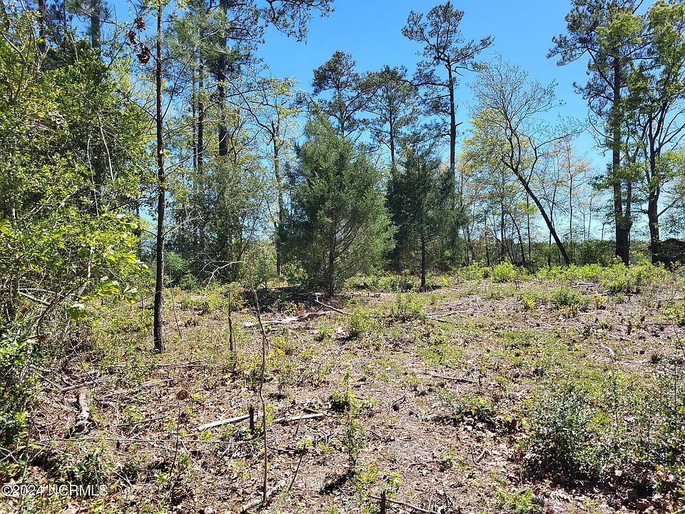 2nd image of 125 Maple Creek Road SW
