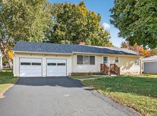 1824 S Thelma Ave, Springfield, MO 65807