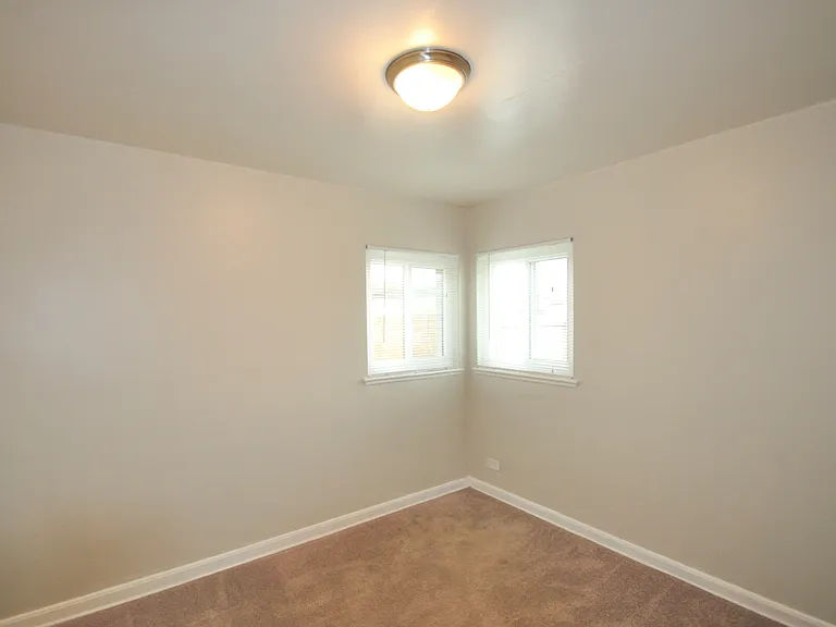 2525 Olive St — Photo 3