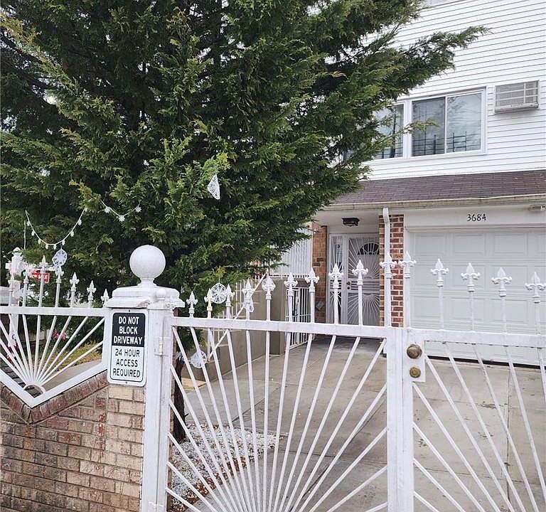 1st image of 3684 Palmer Avenue