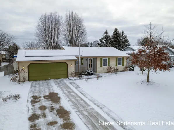 7328 Sandelwood St, Jenison, MI 49428
