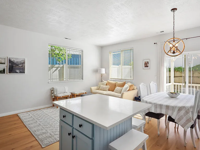 140 Bamberger Rd — Photo 12