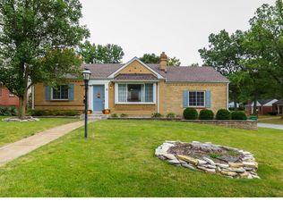 2 Springbrook Pl, Saint Louis, MO 63119